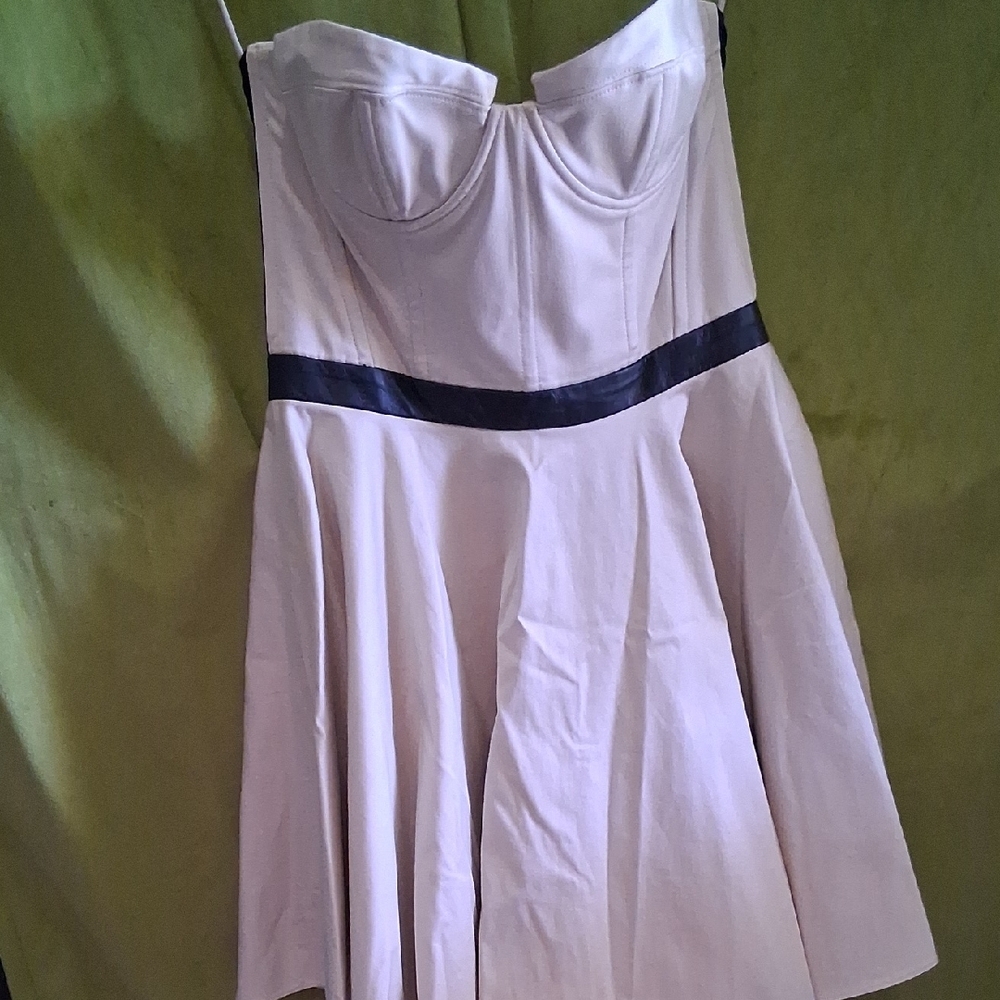Alice + Olivia Cream and Black Strapless Dress